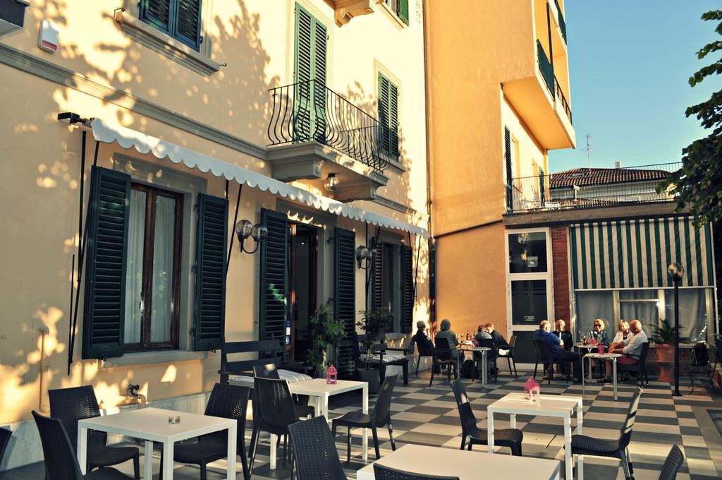 Hotel Butterfly Монтекатини Терме Екстериор снимка