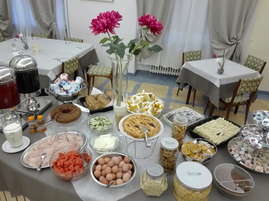 Hotel Butterfly Монтекатини Терме Екстериор снимка