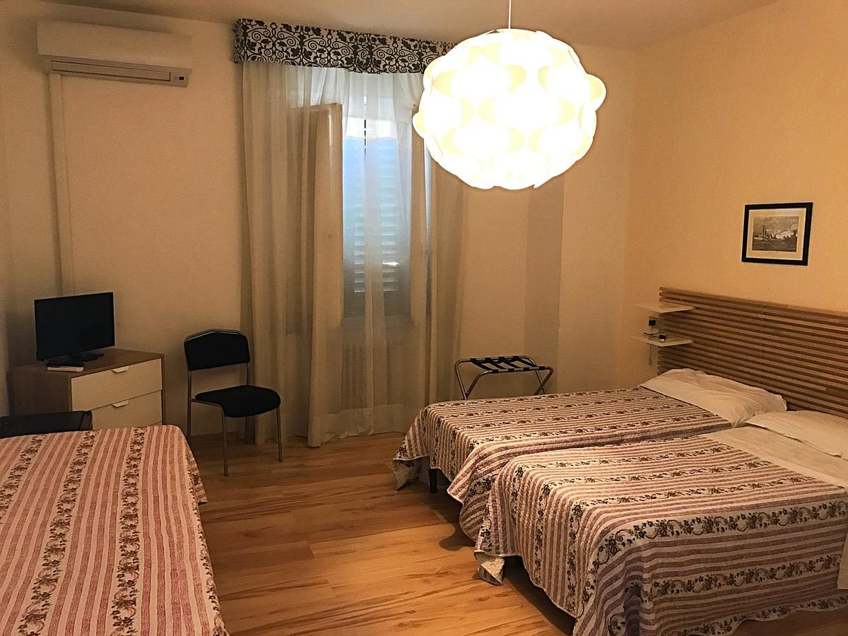 Hotel Butterfly Монтекатини Терме Екстериор снимка